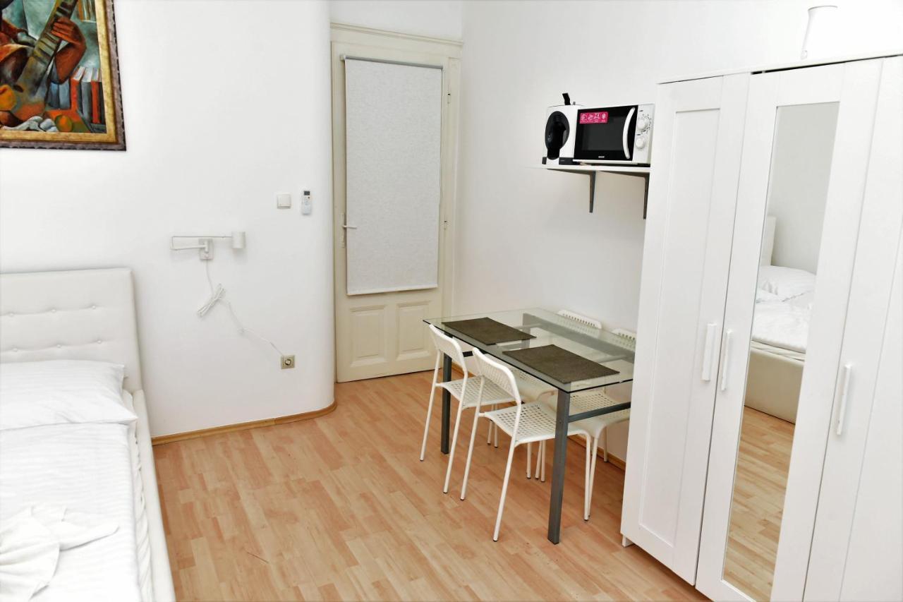 Apartment Glossy Wise *